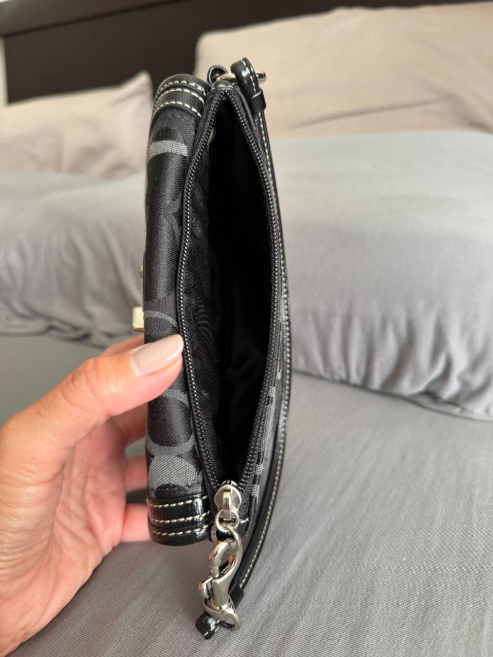 Coach Legacy Wristlet Y2K - Picture 4 of 6